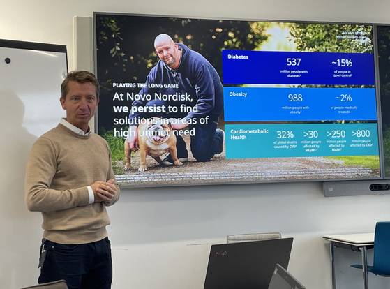 필립 놉 노보노디스크 수석부사장이 지난달 18일(현지시간) 덴마크 노보노디스크 본사에서 신규 비만치료제 개발 계획에 대해 설명하고 있다. 김경미 기자