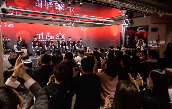 Players of the esports team T1 hold a press conference at a venue in Seoul on Dec. 16, 2025. [NEWS1]