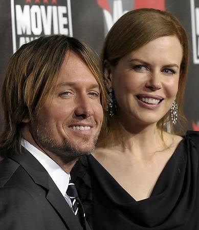 가수 키스 어번과 배우 니콜 키드먼(오른쪽). 연합뉴스