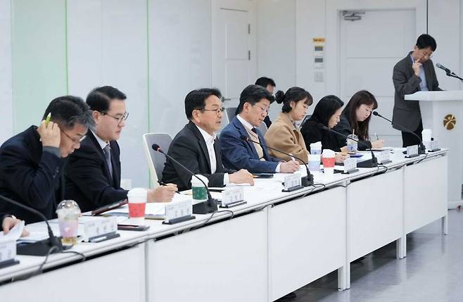 광주광역시는 지난 5일 오후 시청 소회의실에서 ‘광주·전남 행정통합 추진기획단 제1차 실무회의’를 열고, 행정통합 실무 작업에 착수했다. [헤럴드경제DB]