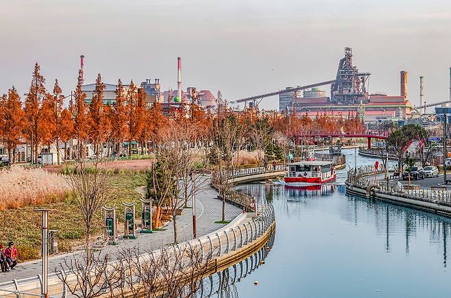 포항운하를 누비는 유람선 [사진/임헌정 기자]