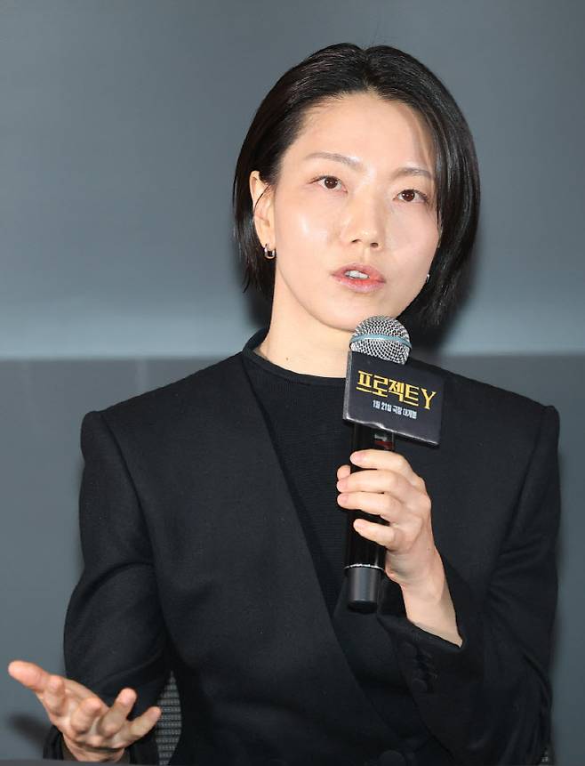 배우 김신록이 8일 서울 송파구 롯데시네마 월드타워점에서 열린 영화 '프로젝트 Y'(감독 이환) 언론시사회에 참석해 취재진 질문에 답하고 있다. (사진=뉴스1)