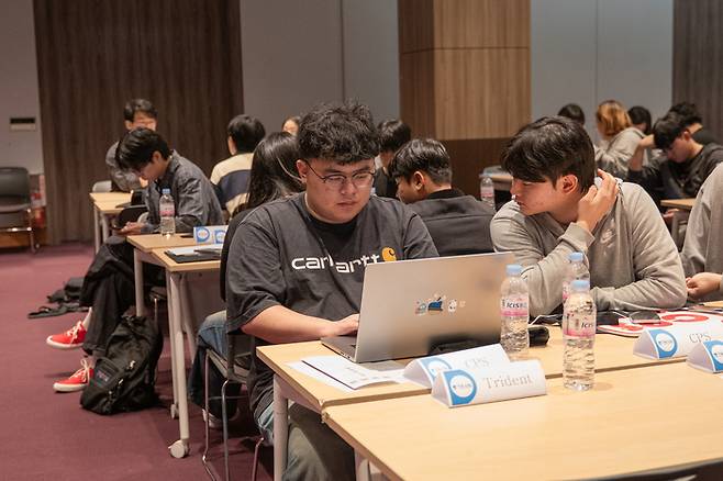 사진은 지난해 10월 1일 서울 삼성 코엑스에서 열린 '제1회 트라이톤' 오리엔테이션 현장 모습