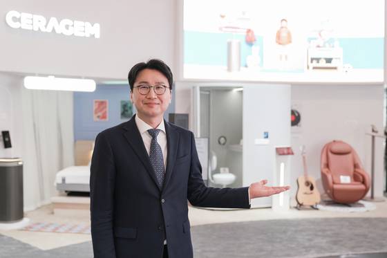 Ceragem CEO Lee Kyung-soo introduces its CES 2026 booth in Las Vegas. [CERAGEM]