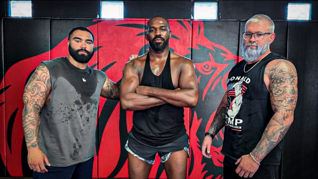 샤웁은 “물론 존스는 무엇을 하면 안 되는지 정확히 알려줄 수 있는 사람이다. 도움이 된다. 그러나 스티븐슨은 이미 올림픽 금메달리스트다. 그런 건 어느 정도 알고 있을 것이다. 차라리 존슨이나 (마이클)비스핑과 같은 사람의 말을 듣는 게 훨씬 좋다고 본다. 옥타곤 안팎에서 진짜 프로 중의 프로였던 선수들의 말을 말이다”라고 바랐다. 사진=La Sueur SNS