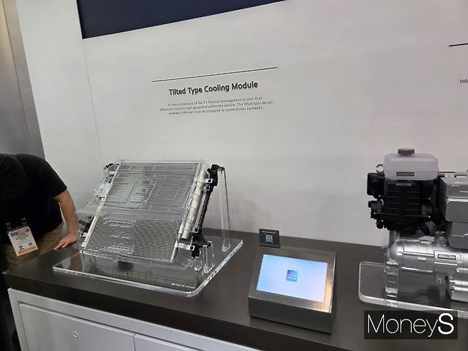 7일(현지시각) 라스베이거스 컨벤션센터(LVCC) 현대위아 부스에 전시된 쿨링모듈. /사진=최유빈 기자