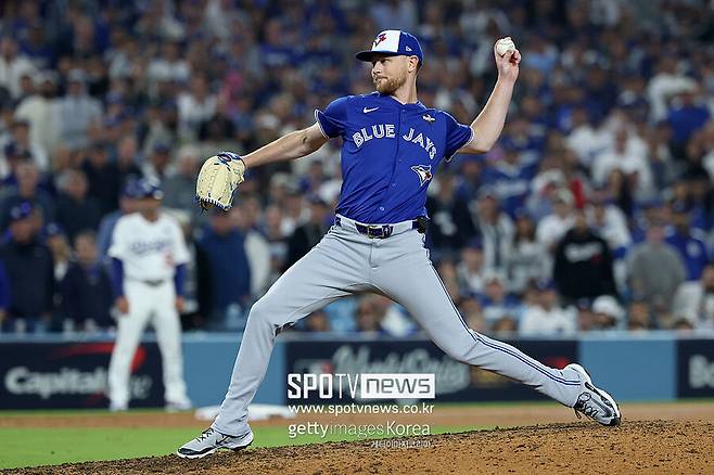 ▲ 라우어는 선발 로테이션 경쟁에서는 어려움을 겪고 있으나 불펜 한 자리는 따놨다는 평가를 받는다