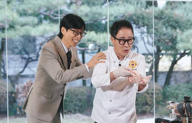 ▲ 유재석(왼쪽), 임성근 셰프. 출처| '유퀴즈' SNS