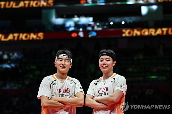 좌측부터 김원호·서승재 [AFP=연합뉴스]