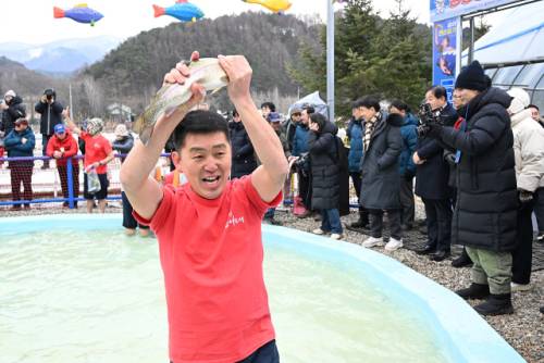 2026년 평창송어축제 개막식이 9일 평창군 진부면 맨손송어잡기장에서 열렸다.