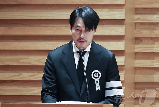 배우 정우성이 9일 오전 서울 중구 명동성당에서 열린 고 안성기의 영결식에서 조사를 하고 있다. (공동취재) 2026.1.9/뉴스1 ⓒ News1 권현진 기자