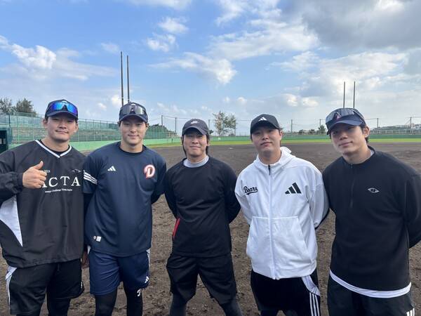 박찬호(가운데). ⓒ두산 베어스