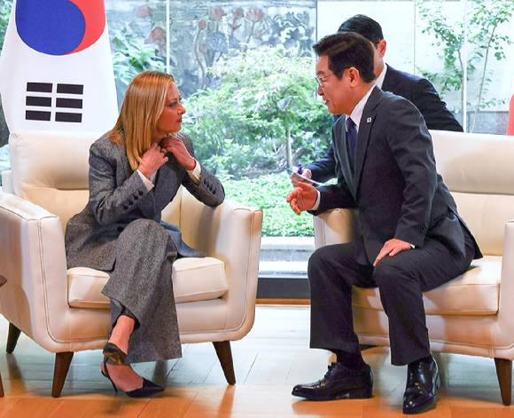 이재명 대통령과 조르자 멜로니 이탈리아 총리가 24일(현지시간) 미국 뉴욕 주유엔대한민국대표부에서 정상회담을 하고 있다. 2025.9.24 [사진=연합뉴스]