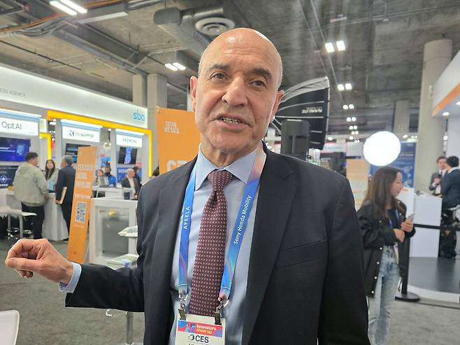 CES 2026 베네시안 엑스포에서 중앙일보와 만난 빅터 호스킨스 페어팩스 카운티 경제개발청장. 이가람 기자