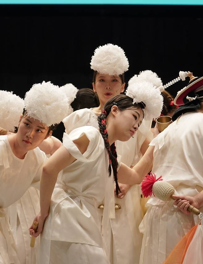 "Women's Nongak - Hello, Peaceful Gut," a Korean traditional performance selected for the 18th ARKO Selection (ARKO)