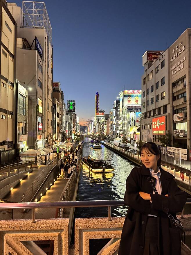 작년말 일본 오사카로 가족들과 여행을 떠나 재충전의 시간을 가진 서교림. 크라우닝