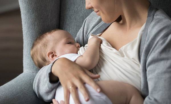 모유 수유 경험이 있는 여성이 그렇지 않은 여성보다 장기적으로 우울증과 불안을 겪을 위험이 낮다는 연구 결과가 나왔다./사진=게티이미지뱅크