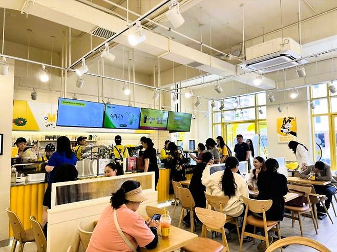 [서울=뉴시스] 메가MGC커피가 몽골 진출 약 20개월 만에 7호점을 오픈했다고 29일 밝혔다. (사진=메가MGC커피 제공) 2025.12.29. photo@newsis.com *재판매 및 DB 금지