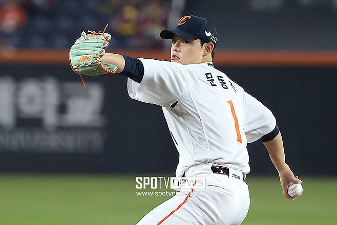 ▲ 문동주는 빠른 구속은 물론 변화구 구사 능력도 점차 향상되며 메이저리그 스카우트들의 주목을 끌고 있다 ⓒ곽혜미 기자