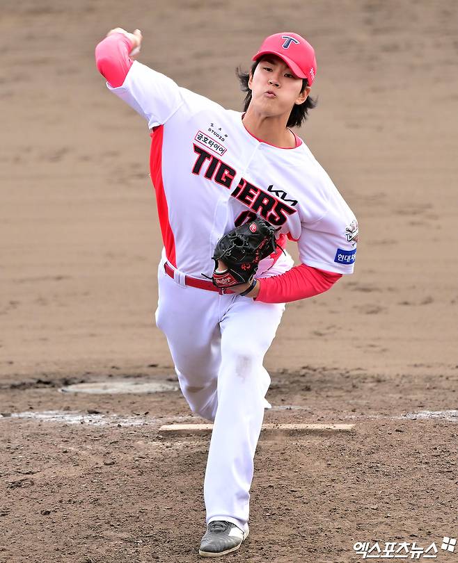 지난해 9월 KIA 타이거즈에서 갑작스럽게 은퇴 의사를 밝힌 뒤 팀을 떠났던 투수 홍원빈. 사진 엑스포츠뉴스 DB