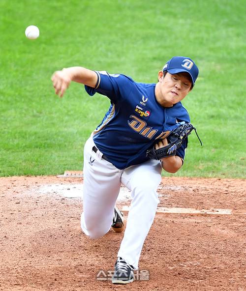 NC 불펜 안인산이 1일 2021신한은행SOL  KBO리그 SSG랜더스와 NC다이노스의 경기 8회말 등판해 역투를 펼치고 있다. 세타자 깔끔하게 처리했다.  2021.09.01.   문학 | 강영조기자 kanjo@sportsseoul.com