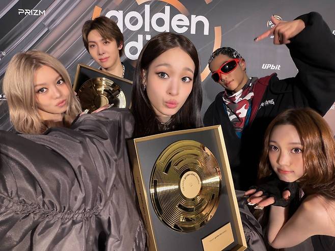 Allday Project takes a photo with its prizes won at the 40th Golden Disc Awards, held at the Taipei Dome in Taiwan on Saturday. (The Black Label)