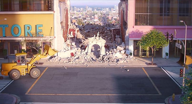 무너져버린 버스터 문의 극장. 빚더미에 눌리면 거대 사업체도 순식간에 붕괴될 수 있다는 점을 보여준다. [IMDb]