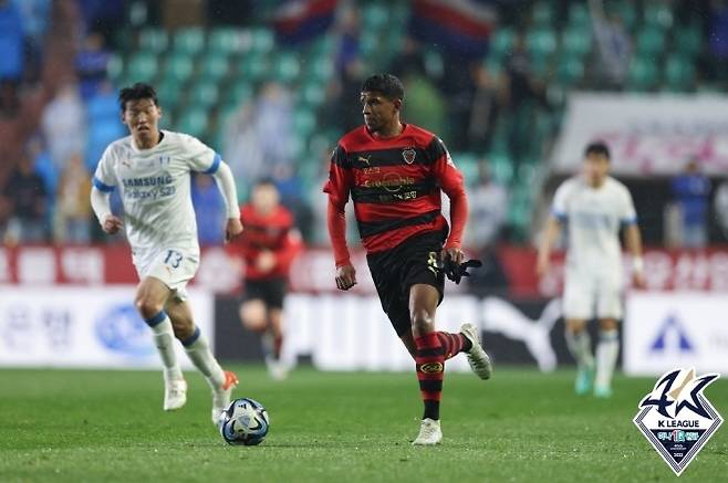 오베르단은 포항 스틸러스에서 큰 사랑을 받았다. 사진=한국프로축구연맹