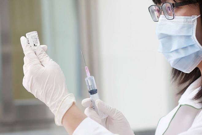 사진은 식물에서 유래한 물질을 기반으로 만든 항암제다. 최근에는 이런 항암제를 항체에 결합해 암세포 내부로 직접 전달하는 방식으로 항암치료가 발전하고 있다. ⓒ시사저널 이종현