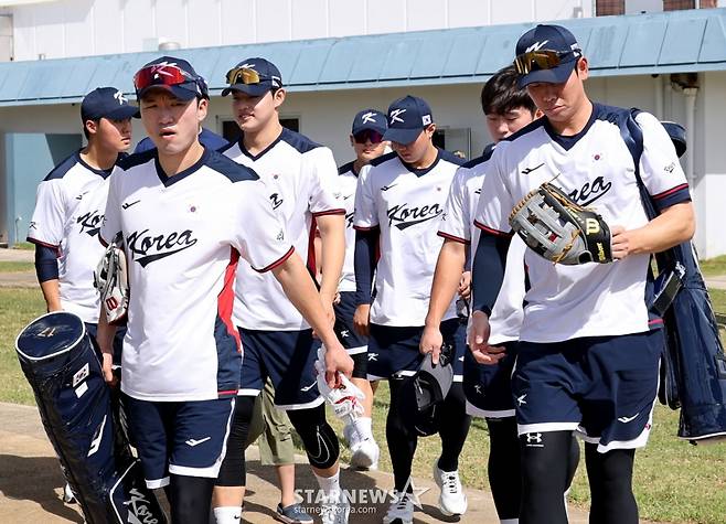[한번에쓱]야구대표팀 사이판전지훈련 첫날, KBO 대표선수들 다 모으니 이번에는 일낼것 같은 분위기