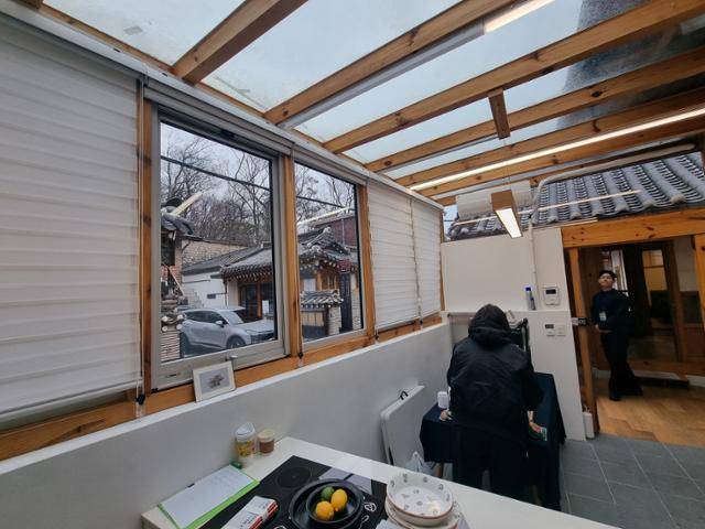 개방감 넘치는 원서동 4호 한옥. 김지섭 기자