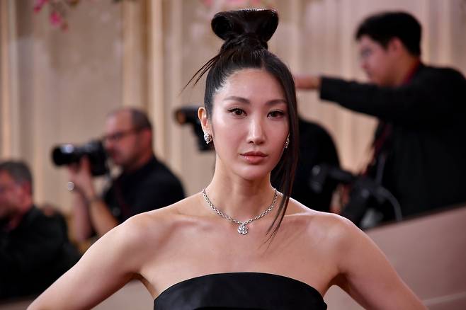 EJAE arrives at the 83rd Golden Globes on Jan. 11, at the Beverly Hilton in Beverly Hills, California. [AP/YONHAP]