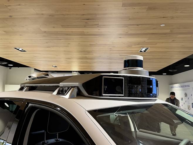 The Motional Robotaxi is equipped with 29 sensors in total, including 13 cameras, 11 radars, four short-range LiDAR units and one long-range LiDAR. [SARAH CHEA]