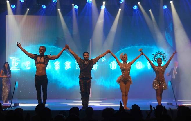 코스타세레나 크루즈의 선상 공연