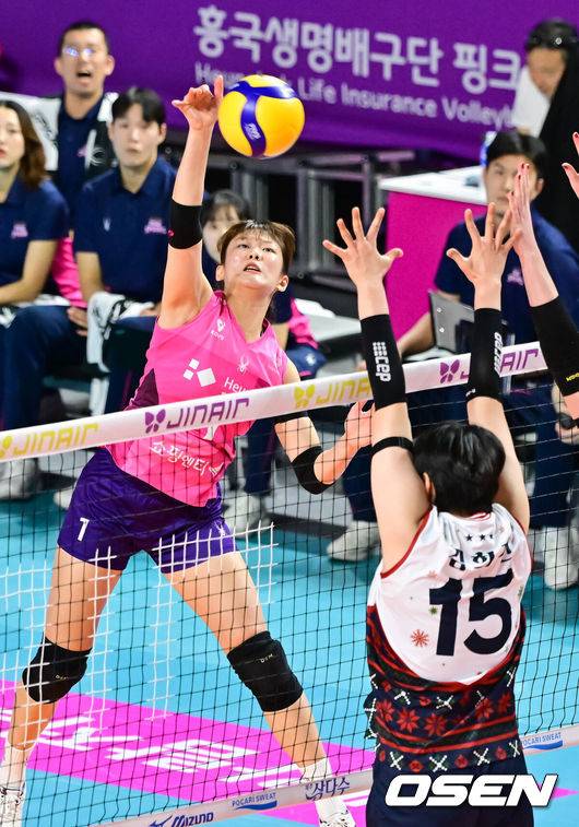 김연경 공백 걱정 NO! '2위 추격' 흥국생명, 저력 보여주는 '디펜딩 챔피언'