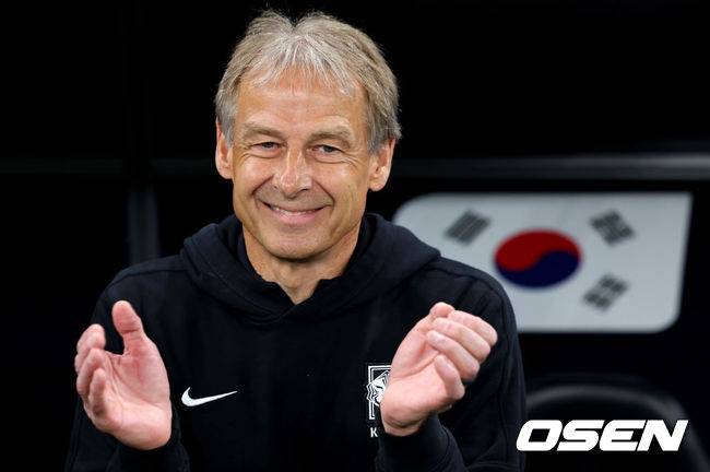 DOHA, QATAR - FEBRUARY 06: Jürgen Klinsmann, Manager of South Korea during the AFC Asian Cup semi final match between Jordan and South Korea at Ahmad Bin Ali Stadium on February 06, 2024 in Doha, Qatar. (Photo by Lintao Zhang/Getty Images)