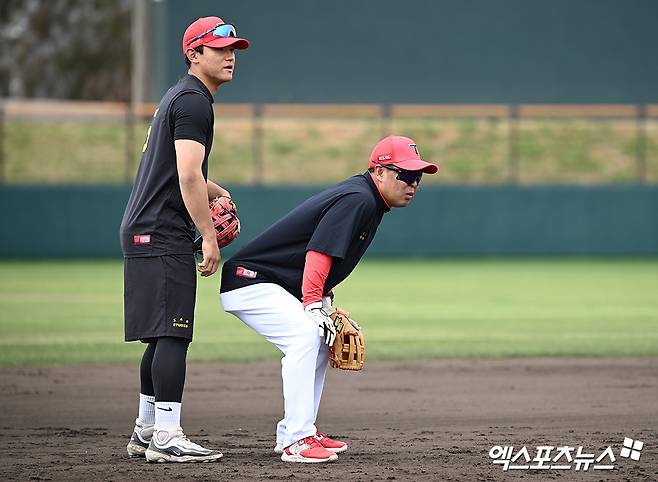 KIA 타이거즈가 2026시즌을 대비한 스프링캠프에 나선다. 지난해 미국 캘리포니아주 어바인에서 1차 캠프를 진행했던 KIA는 올해 일본 외딴섬 아마미오시마에서 1차 캠프를 진행한다. KIA는 아마미오시마에서 강한 강도의 훈련을 소화한 뒤 2월 중순 일본 오키나와로 이동해 실전 경기 위주의 2차 캠프를 진행할 예정이다. 엑스포츠뉴스 DB