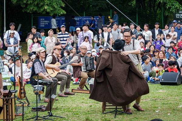 2025 수원연극축제 '숲속의 파티'.