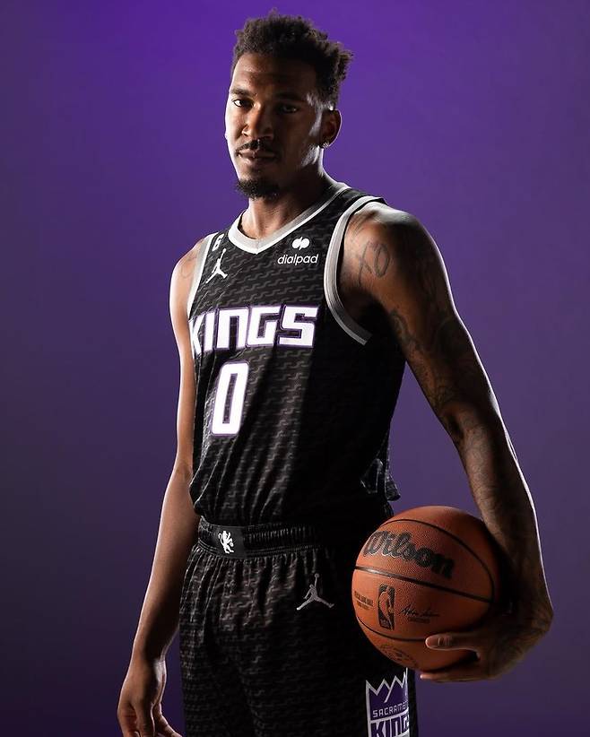 드로잔 32점 몽크 3점슛 7개... 킹스, 레이커스 꺾고 시즌 첫 맞대결 승리