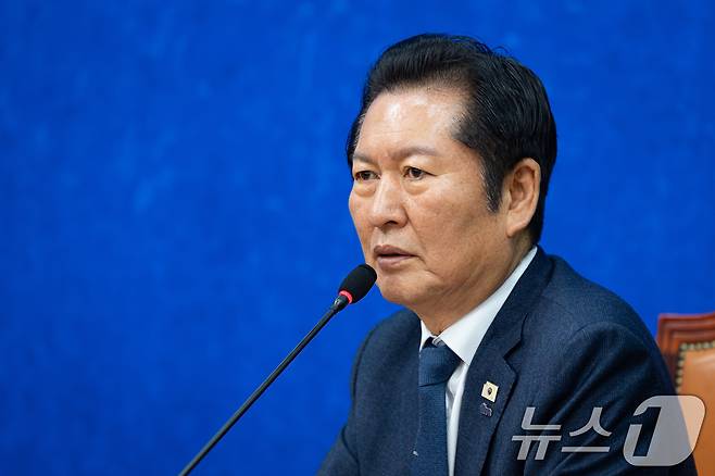 정청래 더불어민주당 대표가 13일 서울 여의도 국회에서 이반 얀차렉 주한체코대사를 접견하고 있다. 2026.1.13/뉴스1 ⓒ News1 유승관 기자