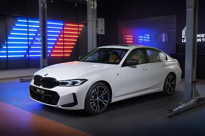 BMW 320i M 스포츠 M 퍼포먼스 파츠 에디션