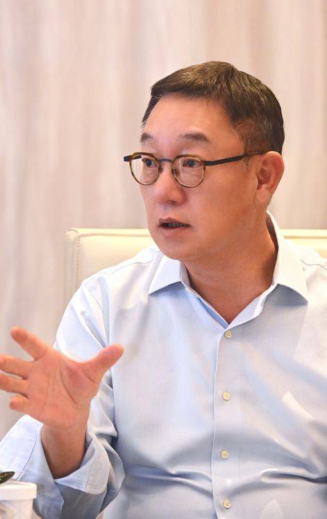 현신균 LG CNS 사장이 7일(현지시간) 'CES 2026'이 열린 미국 라스베이거스에서 기자단과 인터뷰를 하고 있다. ⓒLG CNS