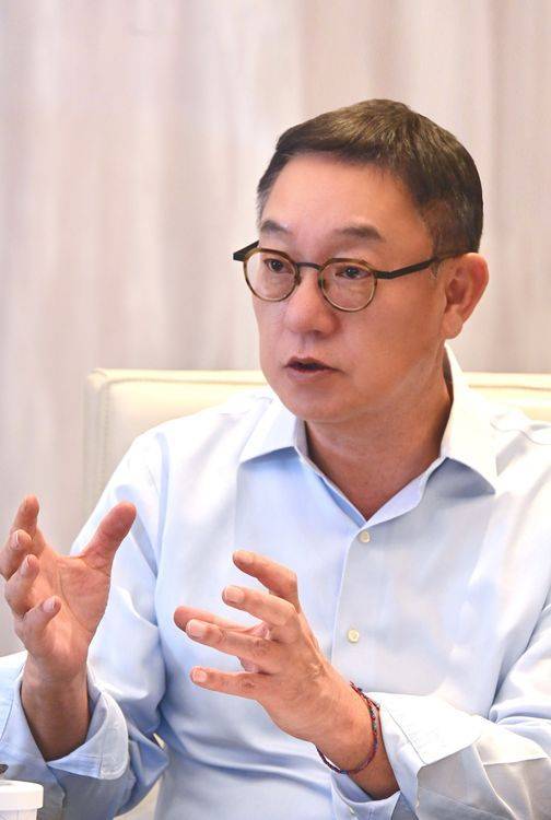 현신균 LG CNS 사장이 7일(현지시간) 'CES 2026'이 열린 미국 라스베이거스에서 기자단과 인터뷰를 하고 있다. ⓒLG CNS