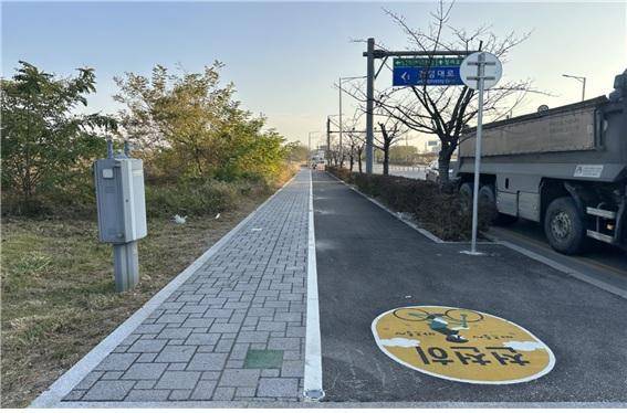 인천 서구에 조성된 300리 자전거이음길 장도삼거리~서해교차로 구간. 인천시 제공