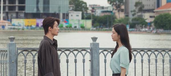 영화 ‘만약에 우리’의 한 장면.