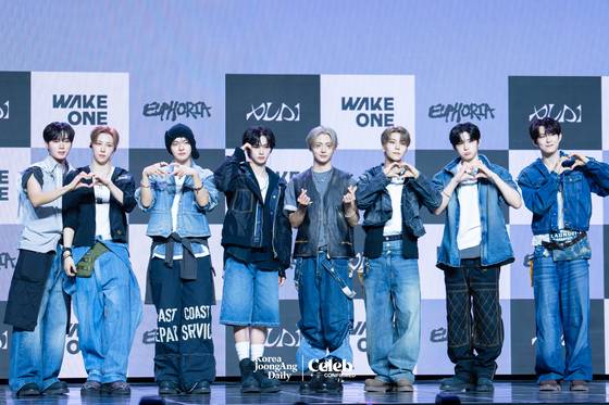 Alpha Drive One poses for photos during a showcase for the release of its first EP, ″Euphoria,″ at Blue Square in central Seoul on Jan. 12. [DANIELA GONZALEZ PEREZ]