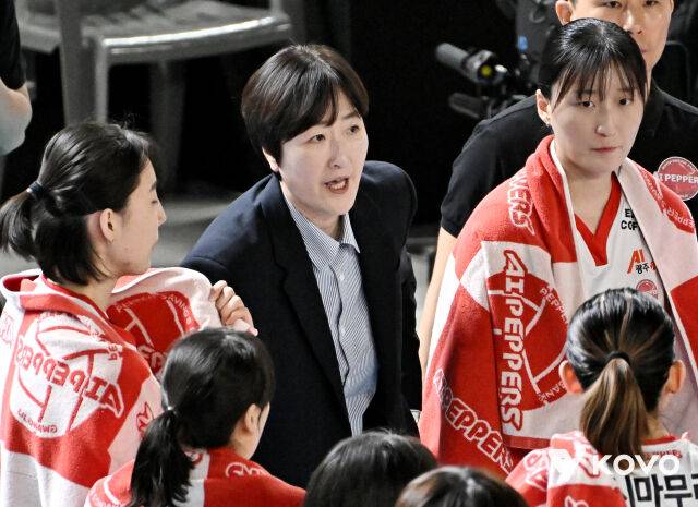 '이보다 좋을 수 없다' 정관장전 첫 승에 셧아웃까지... 사령탑 엄지 척 몰입도 최상 [MD대전]