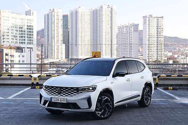 르노코리아 그랑 콜레오스 하이브리드 E-테크 에스프리 알핀. 사진: 김학수 기자