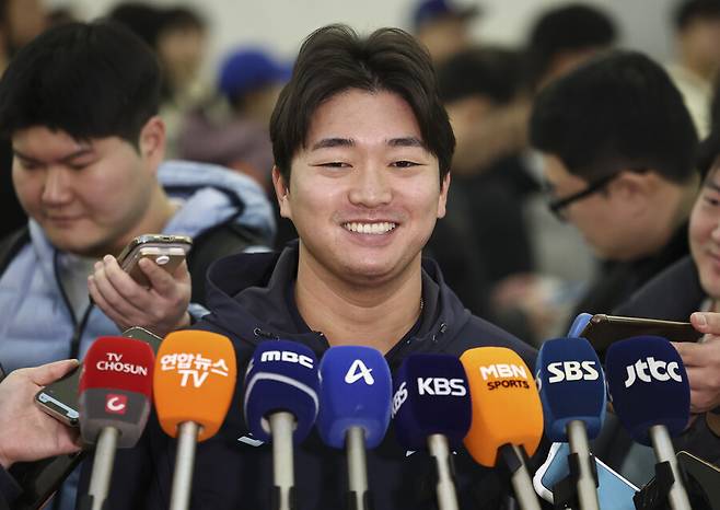 ▲ 고우석이 활짝 웃고 있다. ⓒ연합뉴스