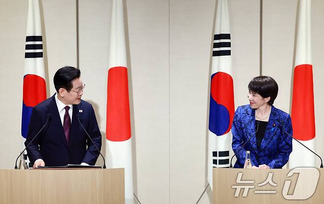 이재명 대통령과 다카이치 사나에 일본 총리가 13일 일본 나라현 회담장에서 공동언론발표를 하고 있다. 2026.1.13/뉴스1 ⓒ News1 이재명 기자